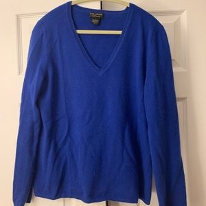 Lord & Taylor 100% cashmere sweater